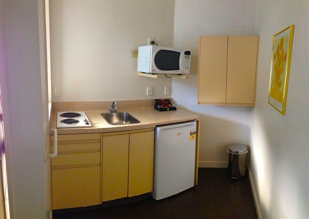 Caples Court Motel & Apartments Квинстаун Экстерьер фото